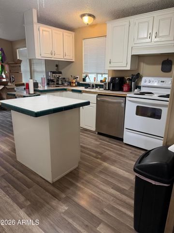 10529 N HILLSIDE Drive, Casa Grande, AZ 85122