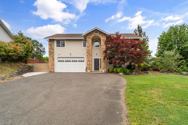 1553 Panoramic Loop, Grants Pass, OR 97527