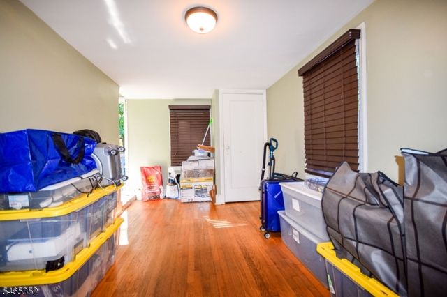 76 Orchard Dr, Clifton City, NJ 07012