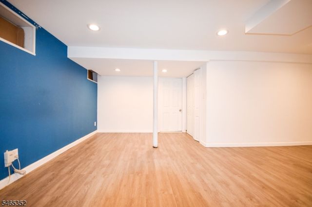 76 Orchard Dr, Clifton City, NJ 07012