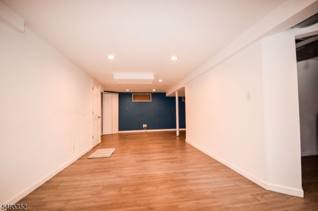 76 Orchard Dr, Clifton City, NJ 07012
