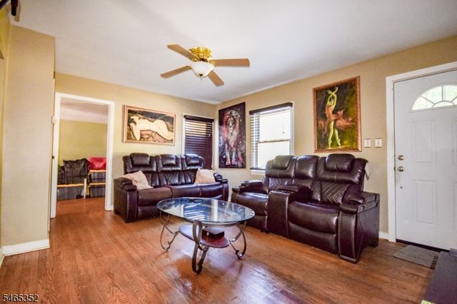 76 Orchard Dr, Clifton City, NJ 07012