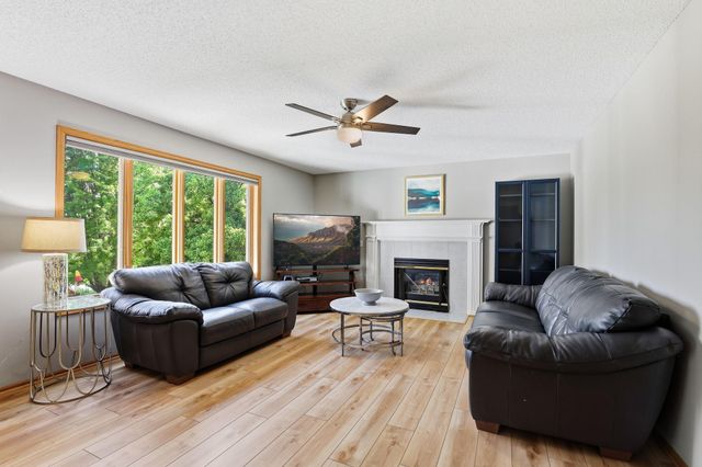 2361 Stone Creek Drive, Chanhassen, MN 55317
