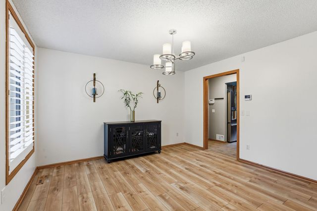 2361 Stone Creek Drive, Chanhassen, MN 55317