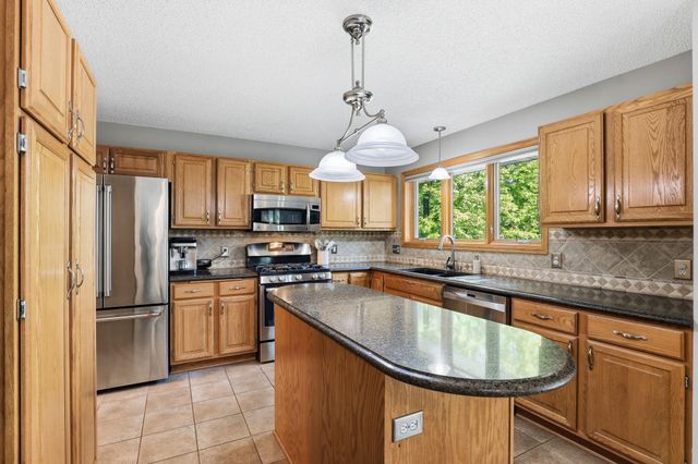 2361 Stone Creek Drive, Chanhassen, MN 55317