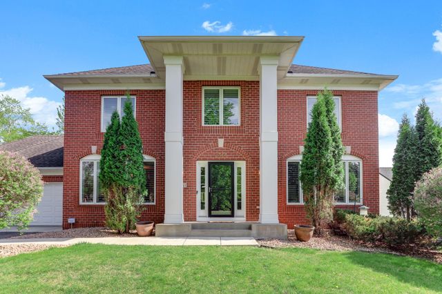 2361 Stone Creek Drive, Chanhassen, MN 55317