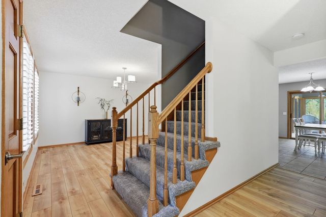 2361 Stone Creek Drive, Chanhassen, MN 55317