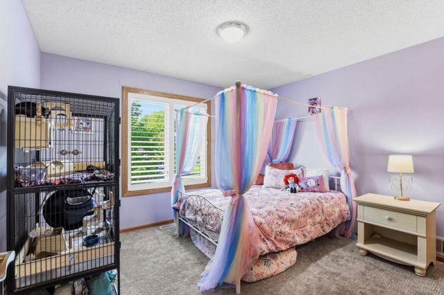 2361 Stone Creek Drive, Chanhassen, MN 55317