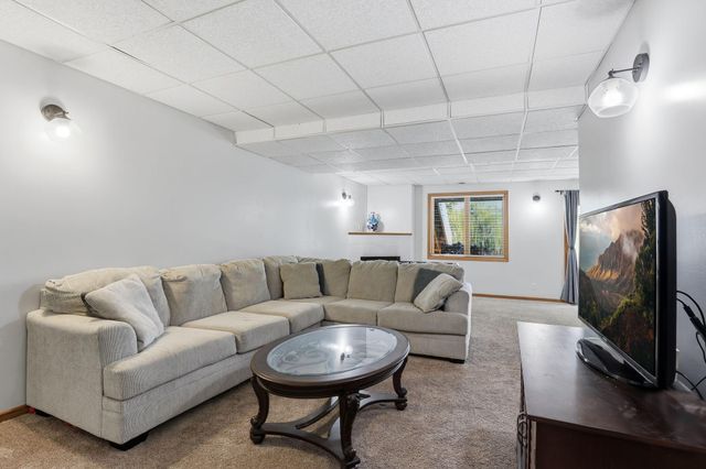 2361 Stone Creek Drive, Chanhassen, MN 55317