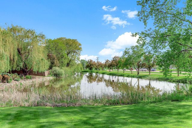 2361 Stone Creek Drive, Chanhassen, MN 55317