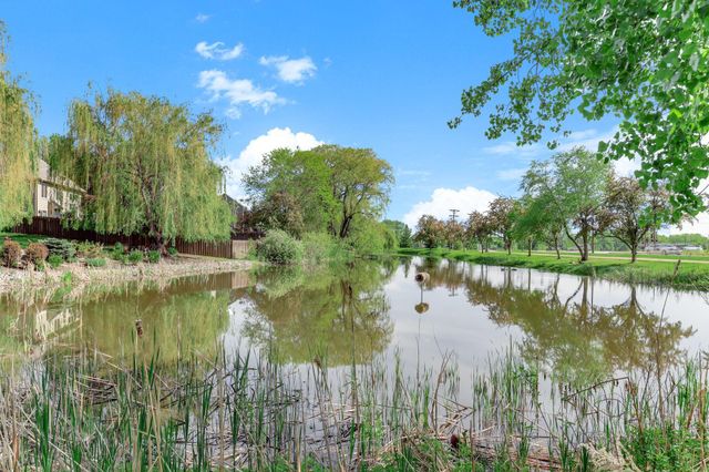 2361 Stone Creek Drive, Chanhassen, MN 55317