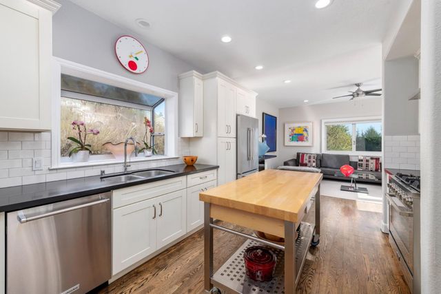 548 Hermosa Avenue, Half Moon Bay, CA 94019