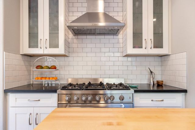 548 Hermosa Avenue, Half Moon Bay, CA 94019