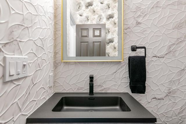 548 Hermosa Avenue, Half Moon Bay, CA 94019