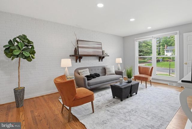 7521 DOLCE DR, Annandale, VA 22003