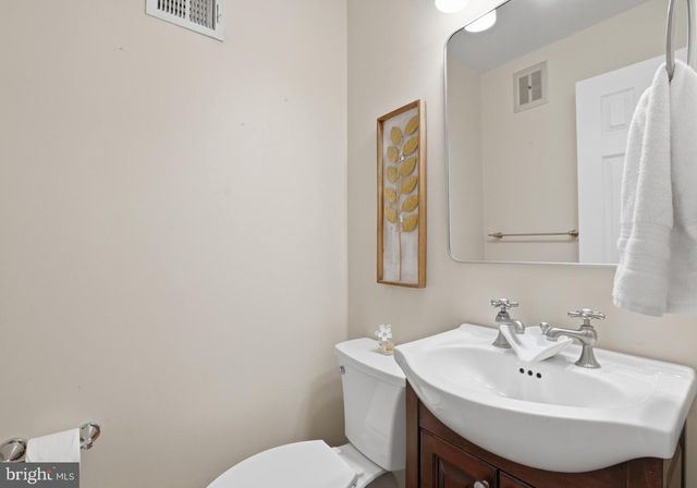 7521 DOLCE DR, Annandale, VA 22003