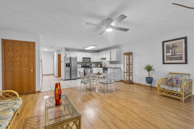 1086 Stonewood Crossing, Sun Prairie, WI 53590