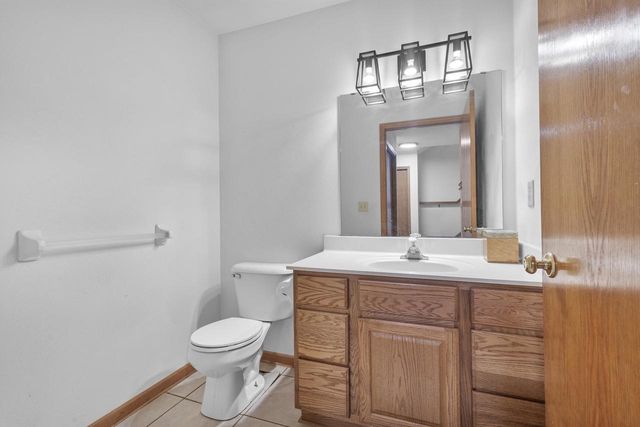 1086 Stonewood Crossing, Sun Prairie, WI 53590