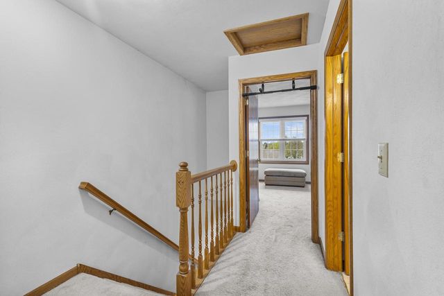 1086 Stonewood Crossing, Sun Prairie, WI 53590