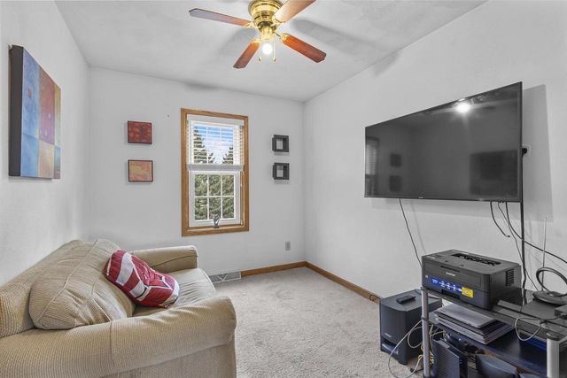 1086 Stonewood Crossing, Sun Prairie, WI 53590