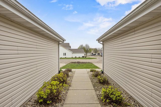 1086 Stonewood Crossing, Sun Prairie, WI 53590
