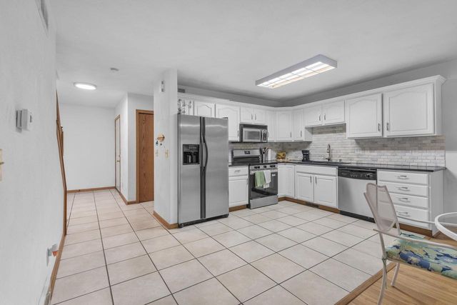 1086 Stonewood Crossing, Sun Prairie, WI 53590