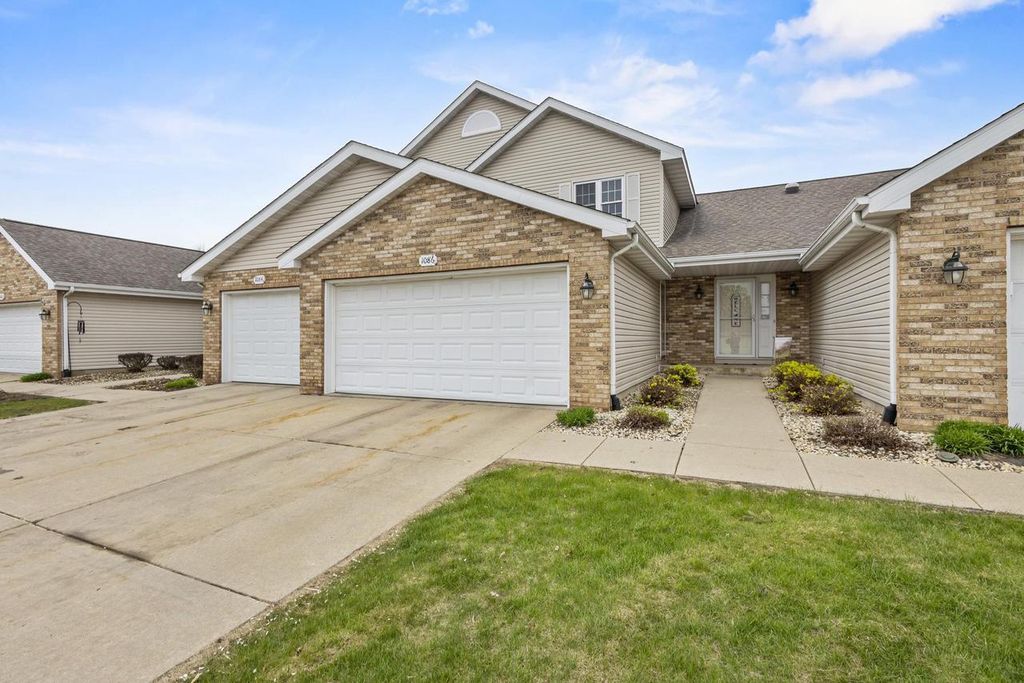 1086 Stonewood Crossing, Sun Prairie, WI 53590