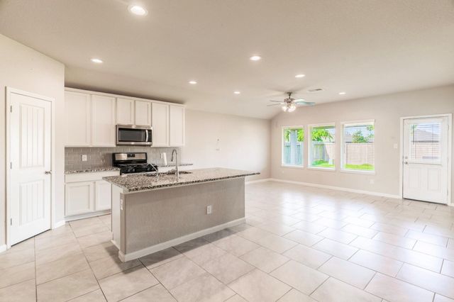 7558 Highland Chase Drive, Richmond, TX 77407