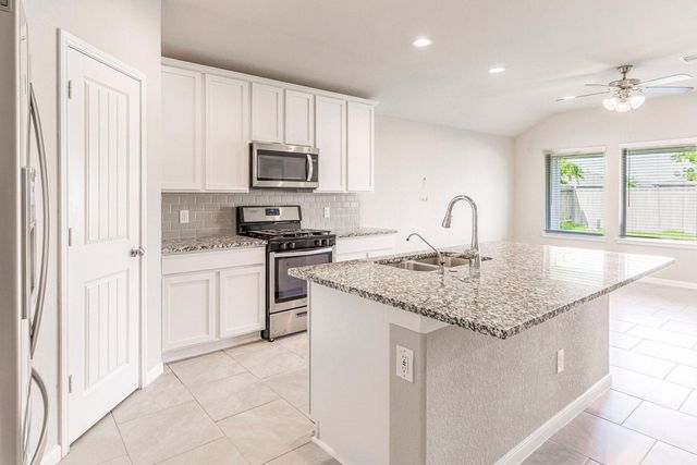 7558 Highland Chase Drive, Richmond, TX 77407