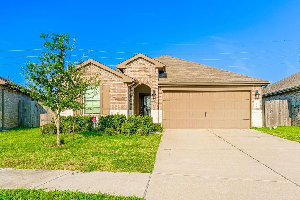 7558 Highland Chase Drive, Richmond, TX 77407