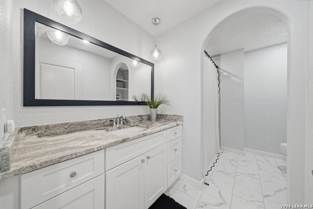 9242 GARDEN RIDGE DR, San Antonio, TX 78266
