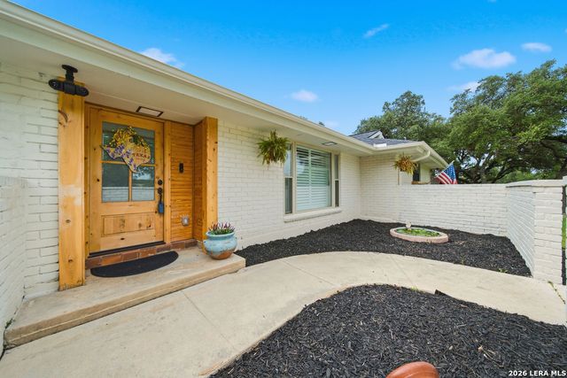 9242 GARDEN RIDGE DR, San Antonio, TX 78266