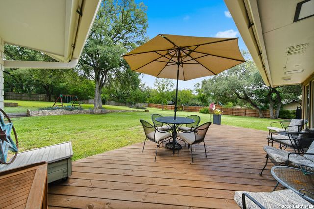 9242 GARDEN RIDGE DR, San Antonio, TX 78266