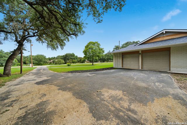 9242 GARDEN RIDGE DR, San Antonio, TX 78266