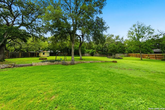9242 GARDEN RIDGE DR, San Antonio, TX 78266
