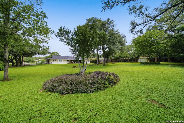9242 GARDEN RIDGE DR, San Antonio, TX 78266
