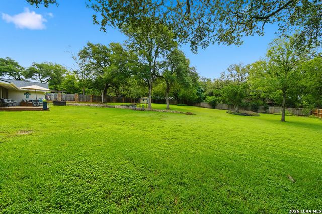 9242 GARDEN RIDGE DR, San Antonio, TX 78266
