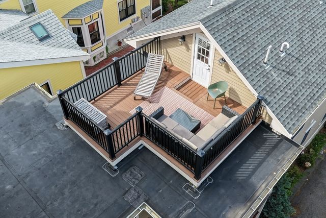 95 Green St 2, Boston, MA 02130