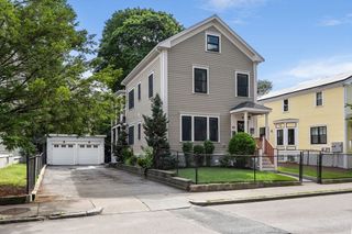 95 Green St 2, Boston, MA 02130