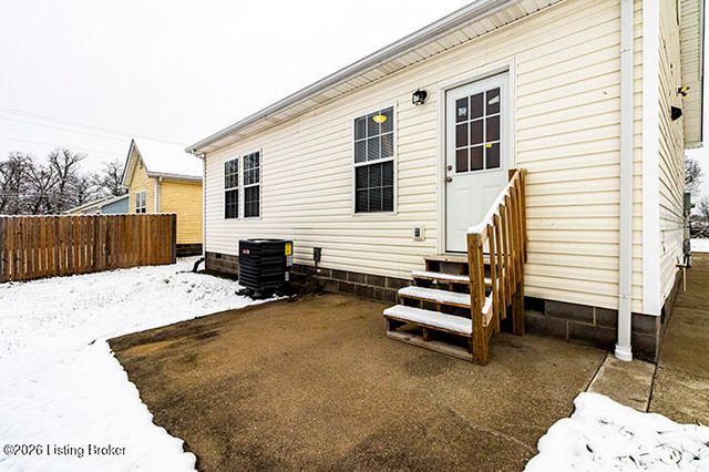 143 Deerfield Ct, Shepherdsville, KY 40165