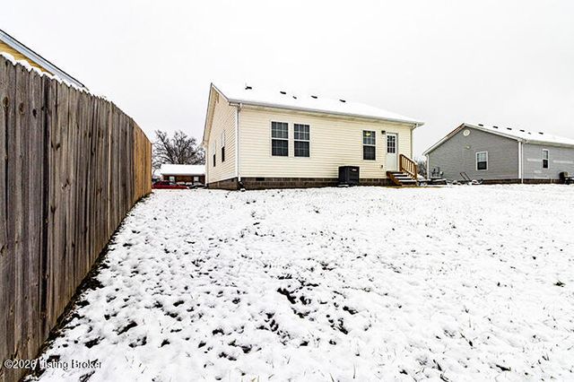 143 Deerfield Ct, Shepherdsville, KY 40165