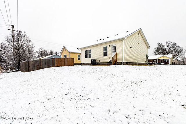 143 Deerfield Ct, Shepherdsville, KY 40165