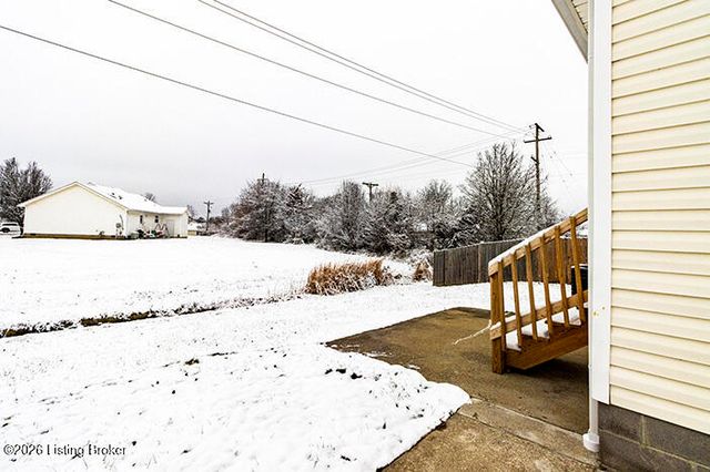 143 Deerfield Ct, Shepherdsville, KY 40165