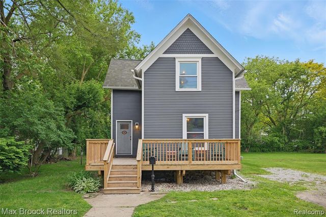 515 Clinton Street, Howell, MI 48843