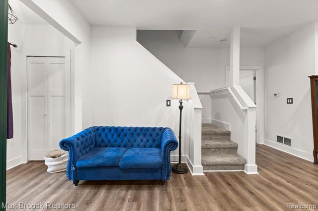 515 Clinton Street, Howell, MI 48843