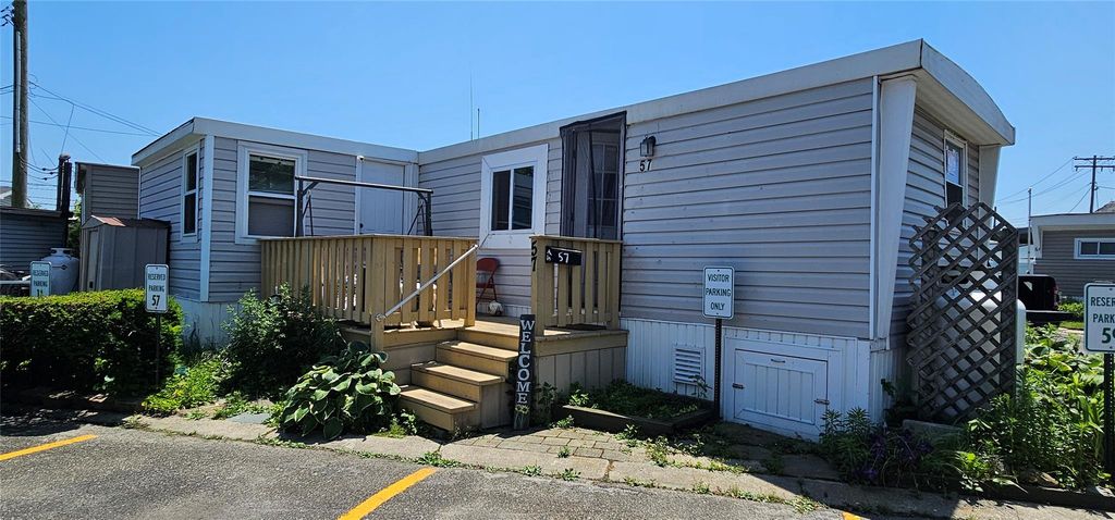 150 Main Street 57, Islip, NY 11751