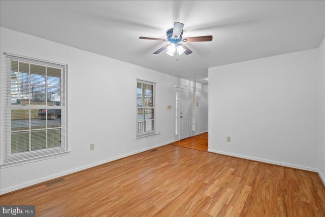 5535 SPANGLER LN, Woodbridge, VA 22193