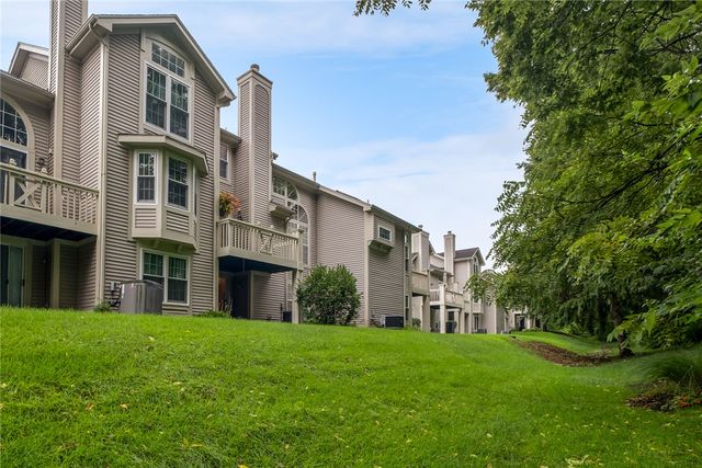 3906 W Summit Ridge Drive, Beavercreek, OH 45430
