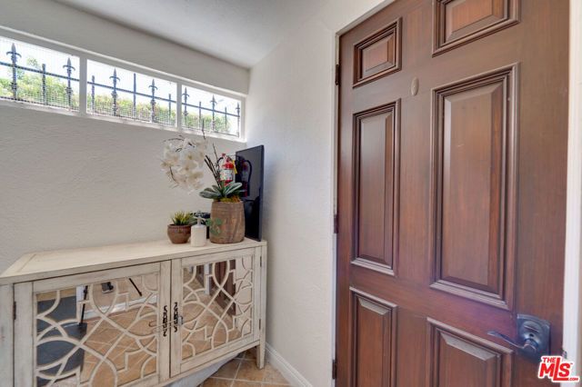 9040 Phyllis Avenue B, West Hollywood, CA 90069