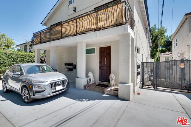9040 Phyllis Avenue B, West Hollywood, CA 90069